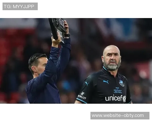 阿莫林尊敬坎通纳希望传奇球员助力曼联年轻人才成长 阿莫林尊敬坎通纳希望传奇球员助力曼联年轻人才成长