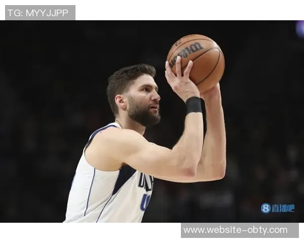 克尼佩尔第四节发力稍晚13投5中贡献14分4篮板3助攻三分球命中率不佳 克尼佩尔第四节发力稍晚13投5中贡献14分4篮板3助攻三分球命中率不佳